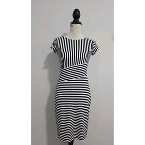Banana Republic Striped Bodycon Dress Black And White Classy Size 6P, Datenight